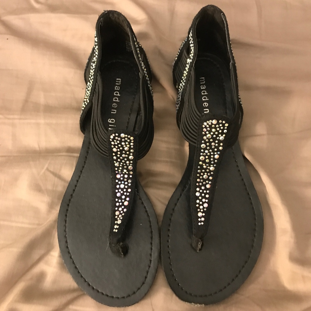 Sparkly Madden Girl Thong Sandals, Size 5.5, Black